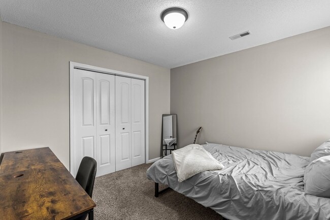 Building Photo - 612 Crissy Dr