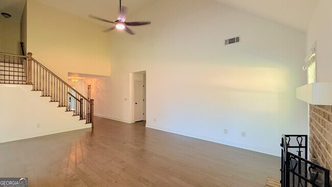 Building Photo - 338 Brookstone Dr