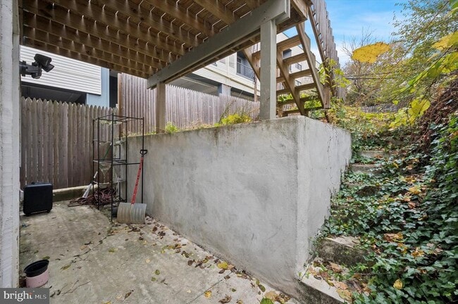 Building Photo - 4645 Umbria St