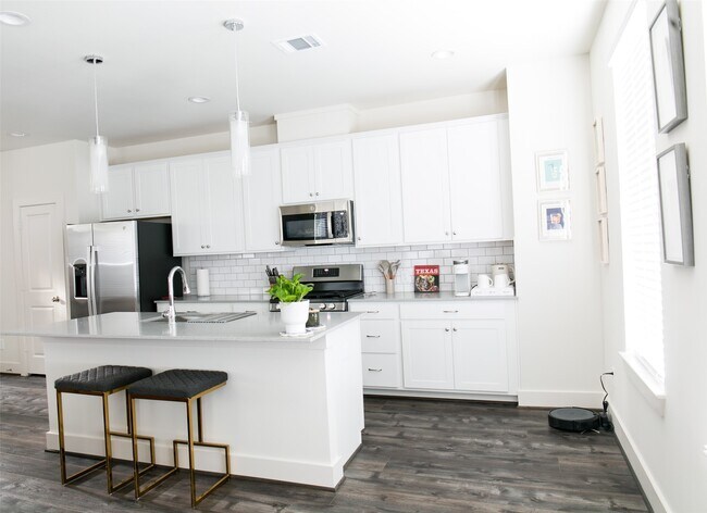 Building Photo - 5203 Burress Springs Ln