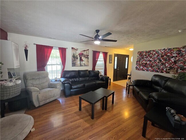 Building Photo - 247 Valley View Ct
