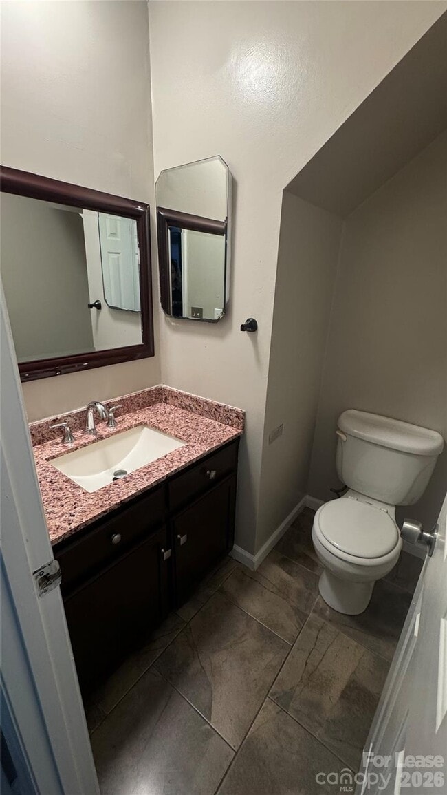 Building Photo - 2206 Killarney Pl