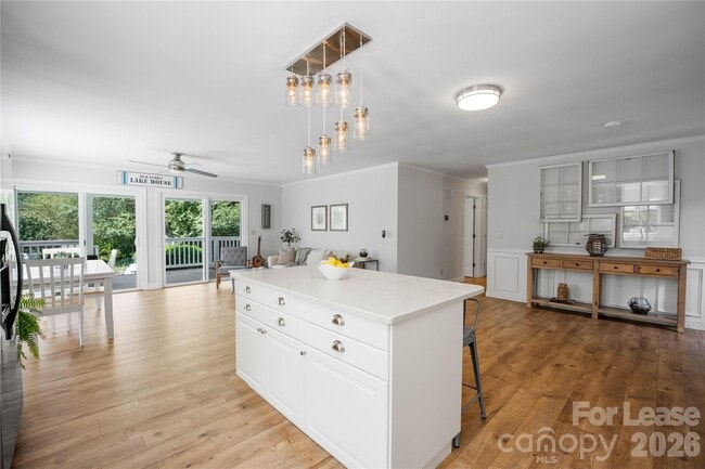 Building Photo - 108 Surfside Rd