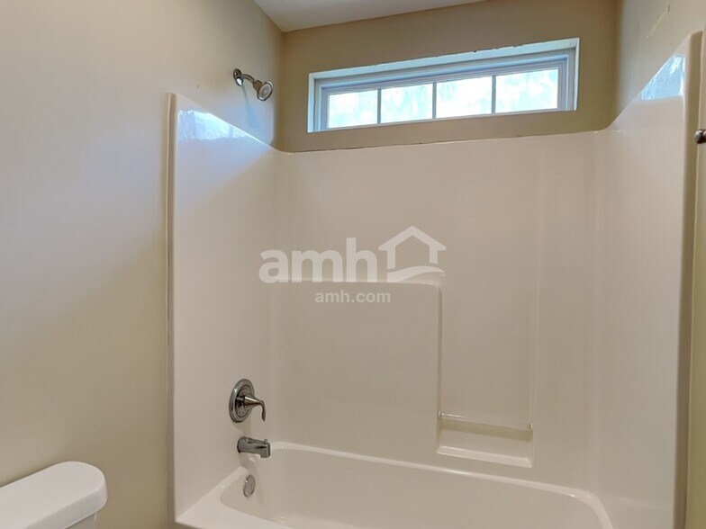 Building Photo - 2608 Welshcrest Dr