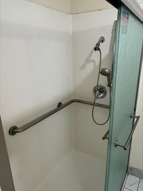 Building Photo - 515 Bellevue Pl