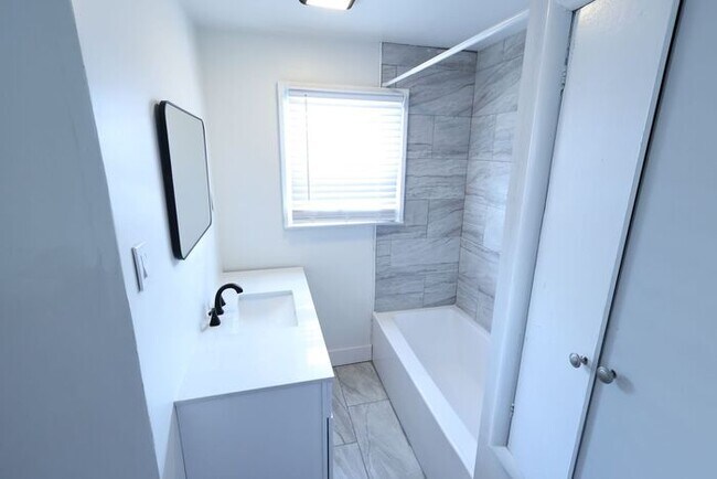 Building Photo - 1313 Coventry St