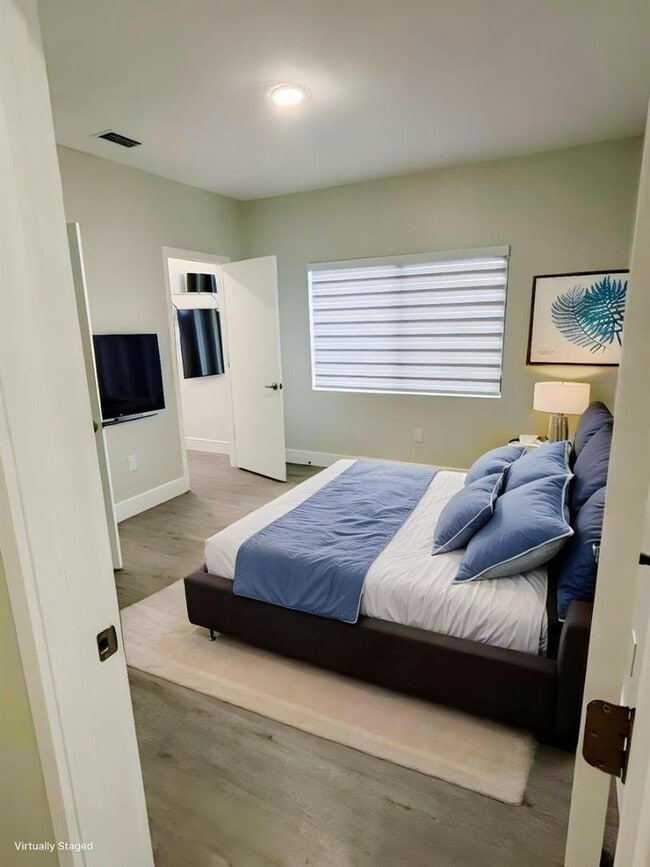 Building Photo - 2210 W 5th Way