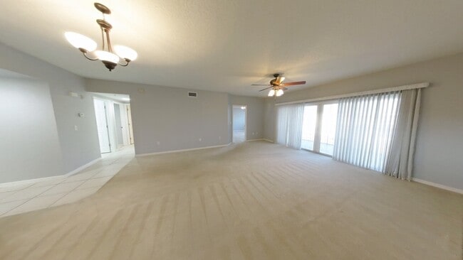 Building Photo - 1200 Country Club Dr