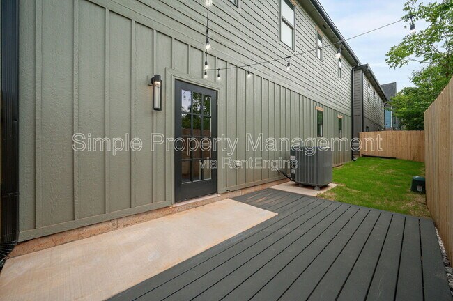 Building Photo - 4017 N Indiana Ave
