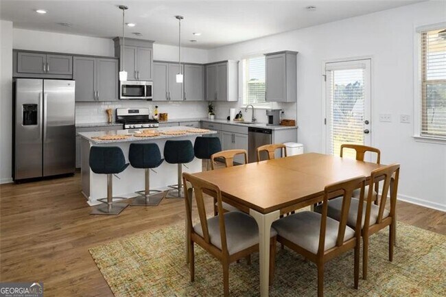 Building Photo - 2176 Derrick Dr