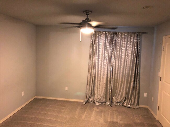 Building Photo - Beautifully Upgraded West-Flagstaff 1bd/1ba Condo in The Arbors Near NAU/CCC- Students OK!!! NO P...