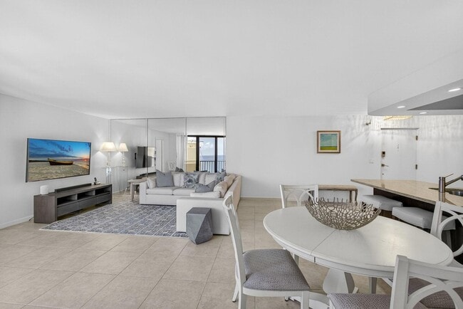 Building Photo - 2800 N Ocean Dr