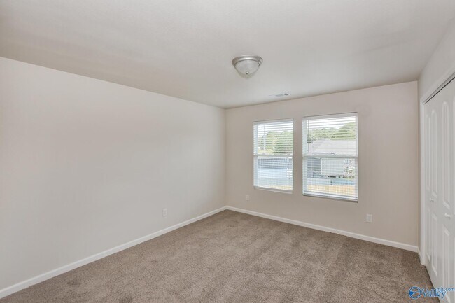 Building Photo - 123 Fire Fly Ln