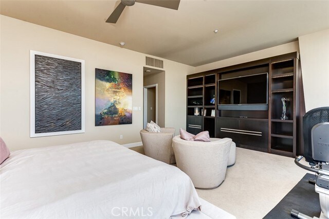 Building Photo - 900 W Olympic Blvd