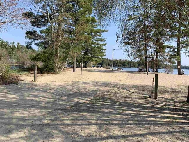 Building Photo - 318 Paradise Dr