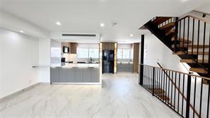 Building Photo - 3822 NE 171 St