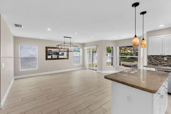 Building Photo - 10766 Crescendo Cir