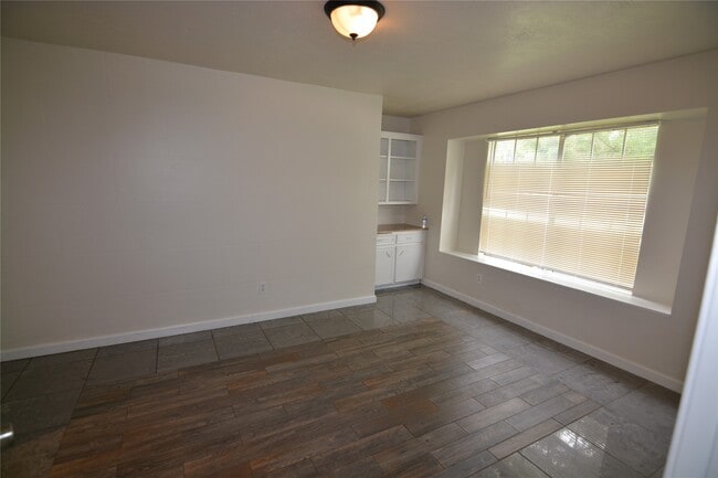 Building Photo - 11522 High Star Dr