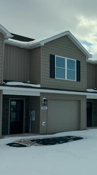 Building Photo - 8828 Hillside Way