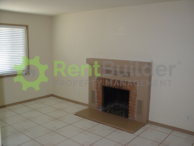 Building Photo - 9801 Snow Heights Blvd NE
