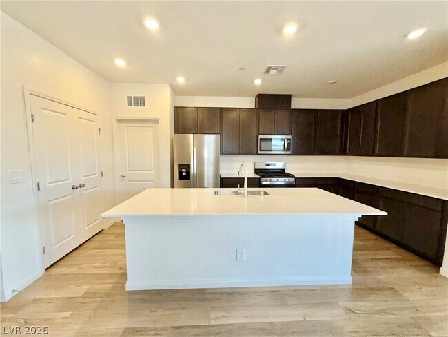 Building Photo - 728 Wild Highlands Ln