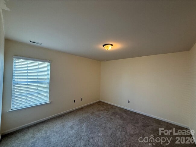 Building Photo - 6911 Agnew Dr