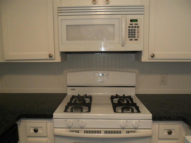 Building Photo - 1104 Redfish St