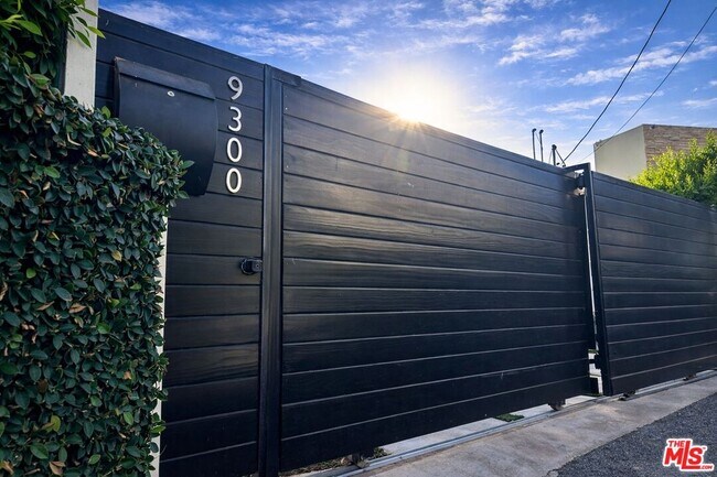 Building Photo - 9300 Warbler Way