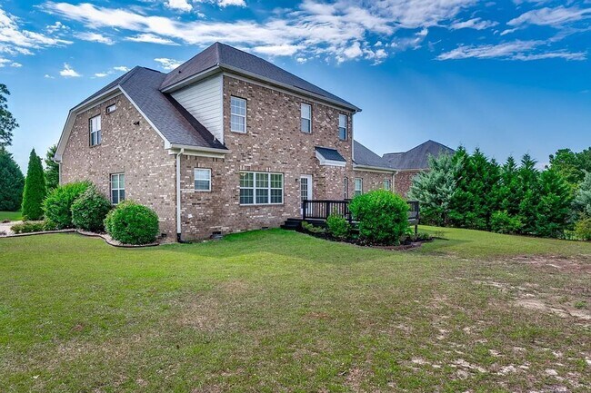 Building Photo - Beautiful home in Longcreek Plantation- Heritage Forest