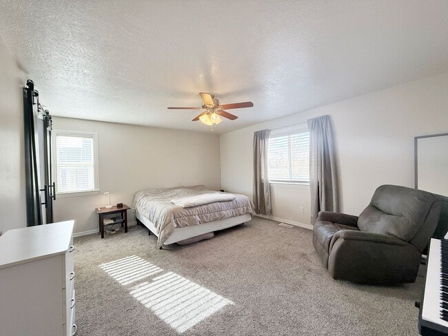 Building Photo - Beautiful 5-Bedroom Home in Saratoga Springs, UT