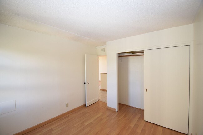 Building Photo - 121D1002- 98-402 Koauka Loop, Unit 1916