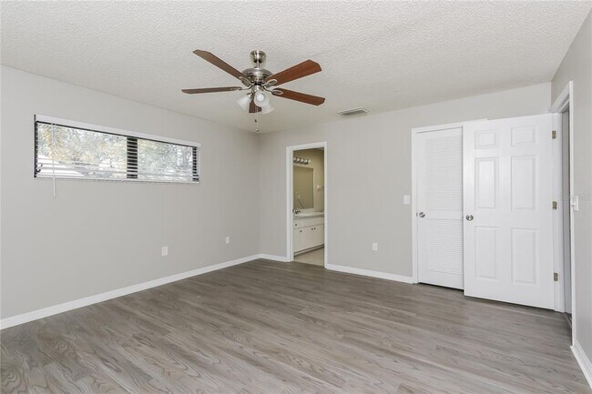 Building Photo - 5801 Pauma Pl