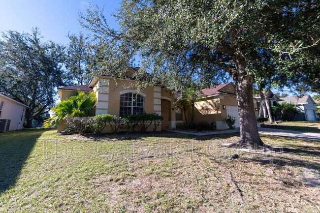 Building Photo - 423 Heather Hills Dr