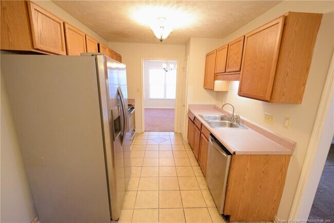 Building Photo - 6475 Applewhite Rd