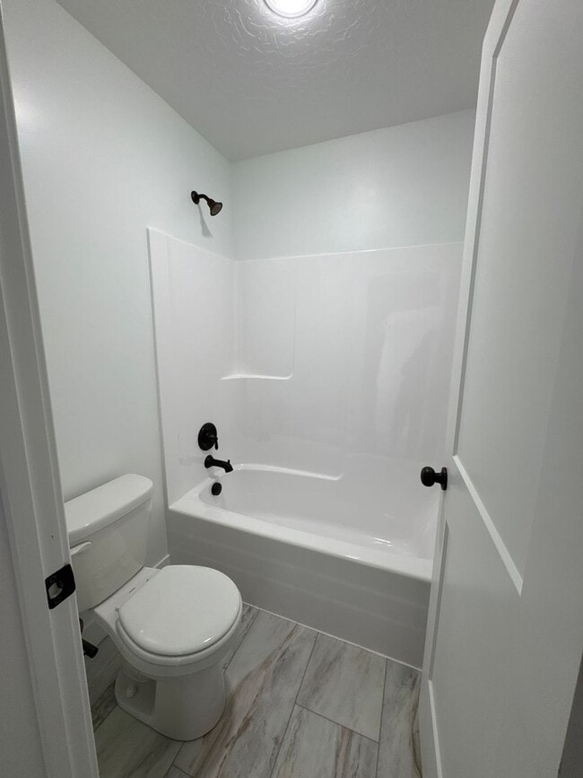 Building Photo - 729 W 350 N