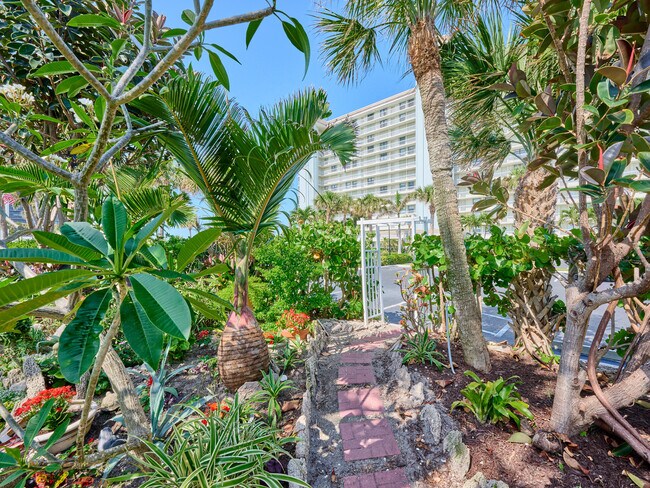 Building Photo - 10600 S Ocean Dr