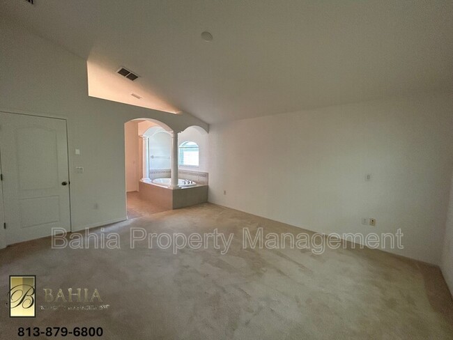 Building Photo - 6850 Pine Springs Dr
