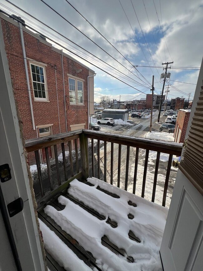 Building Photo - Downtown Apartment Carlisle Hidden Gem.