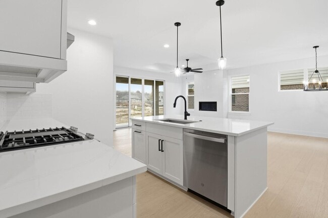 Building Photo - 5980 Willow Grove