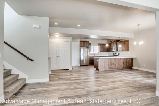Building Photo - 3 br, 2 bath House - 795 Aspen Circle