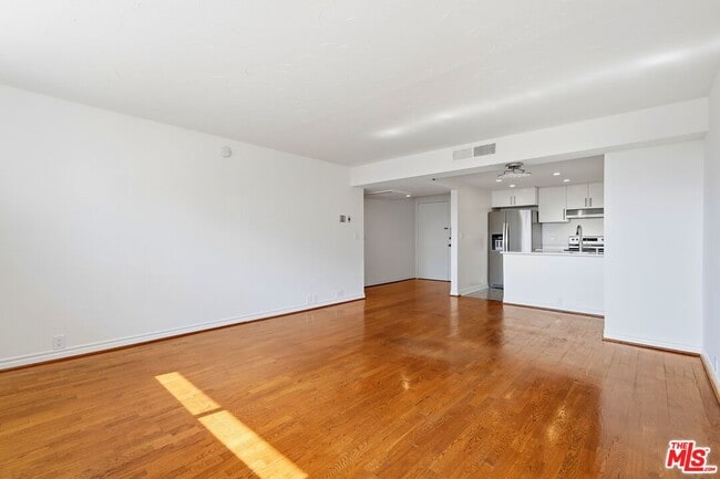 Building Photo - 10535 Wilshire Blvd