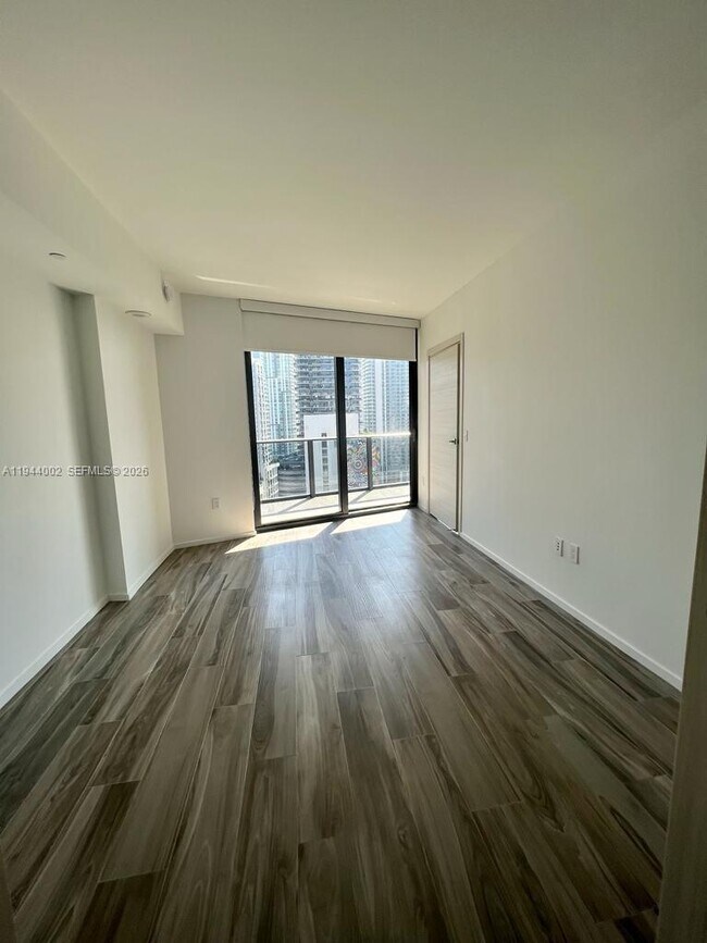 Building Photo - 801 S Miami Ave