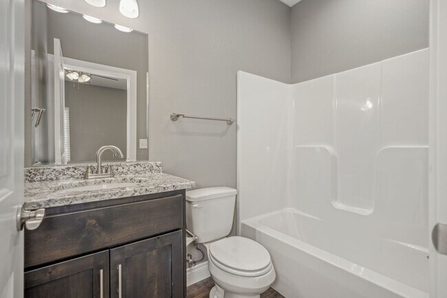 Building Photo - New Neosho Unit now available for lease! $1,400 Rent/$1,400 Deposit
