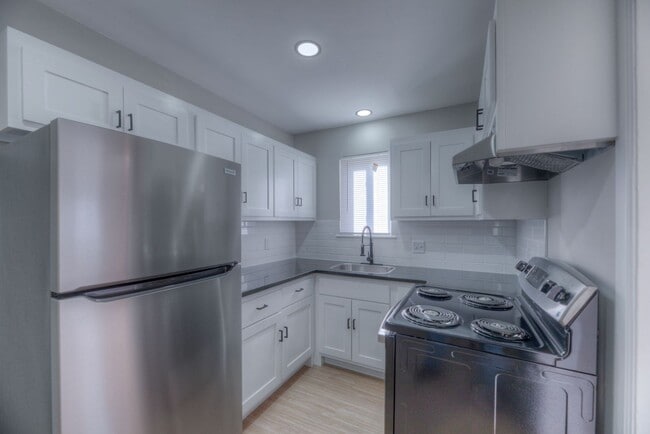 Building Photo - Windsor Village Townhomes