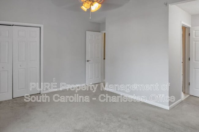 Building Photo - 8016 Thelen St