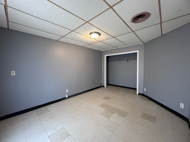 Building Photo - 1001 Shasta-