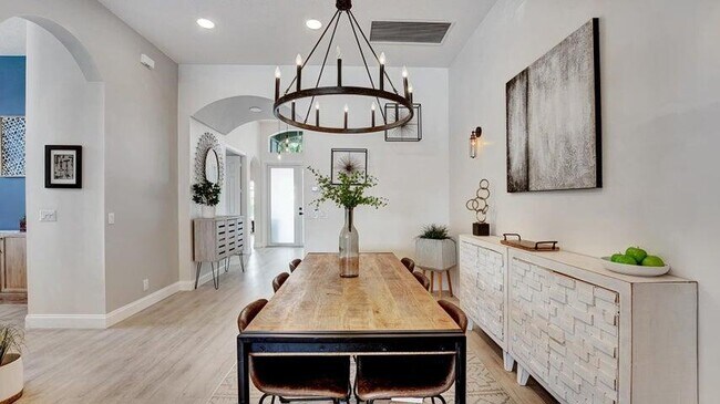 Building Photo - 8163 Alberti Dr