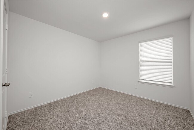 Building Photo - 5619 Vintage Oakmont Dr