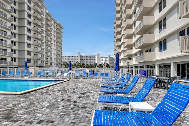 Building Photo - 3301 S Ocean Blvd