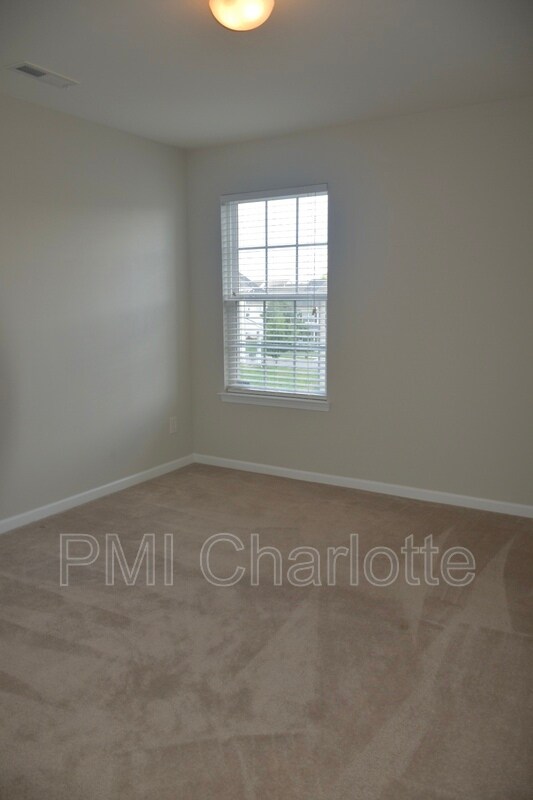 Building Photo - 307 Glennallen Rd